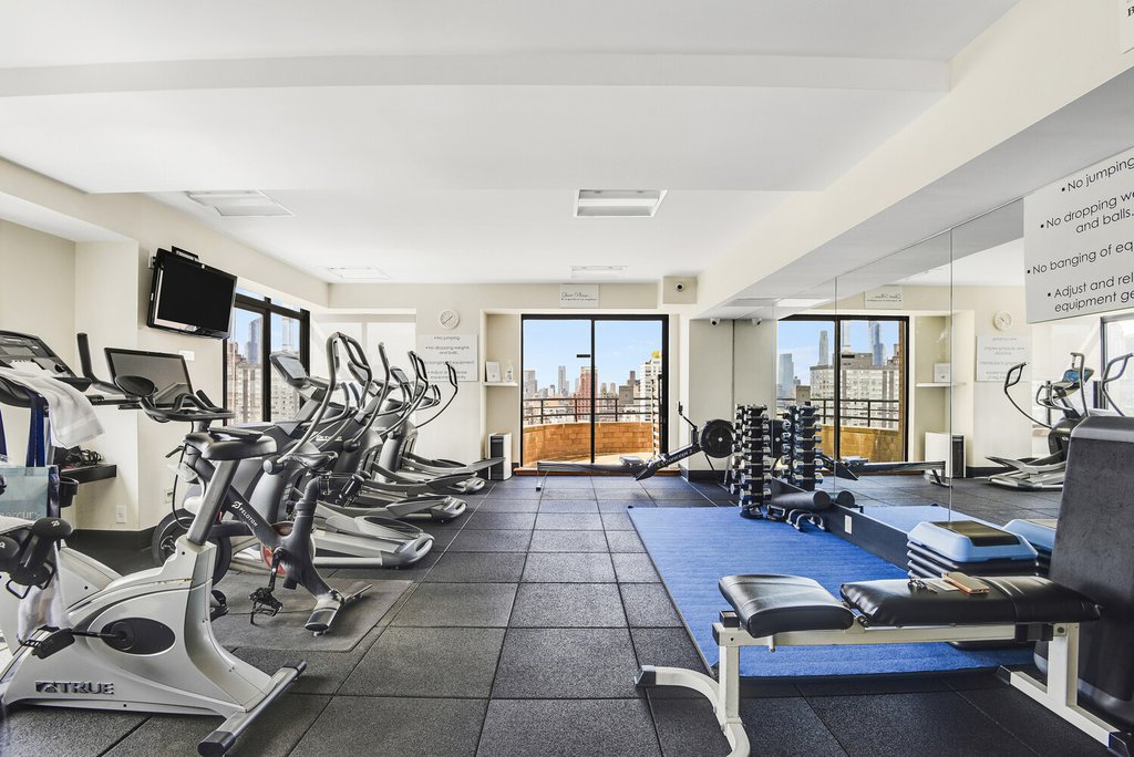 400 East 70th Street, Unit 1607 photo 8