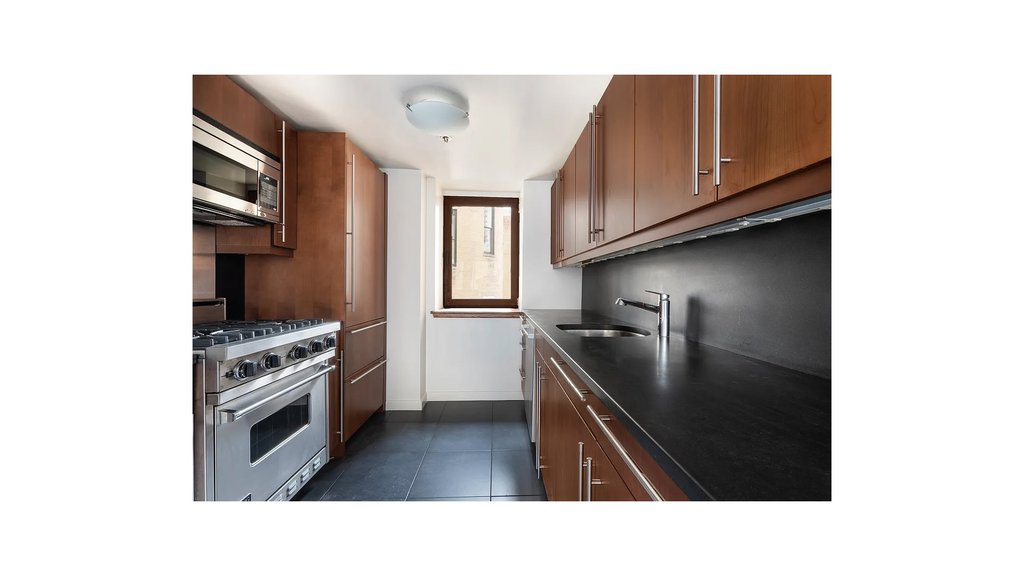 305 Second Avenue, Unit 717 photo 5