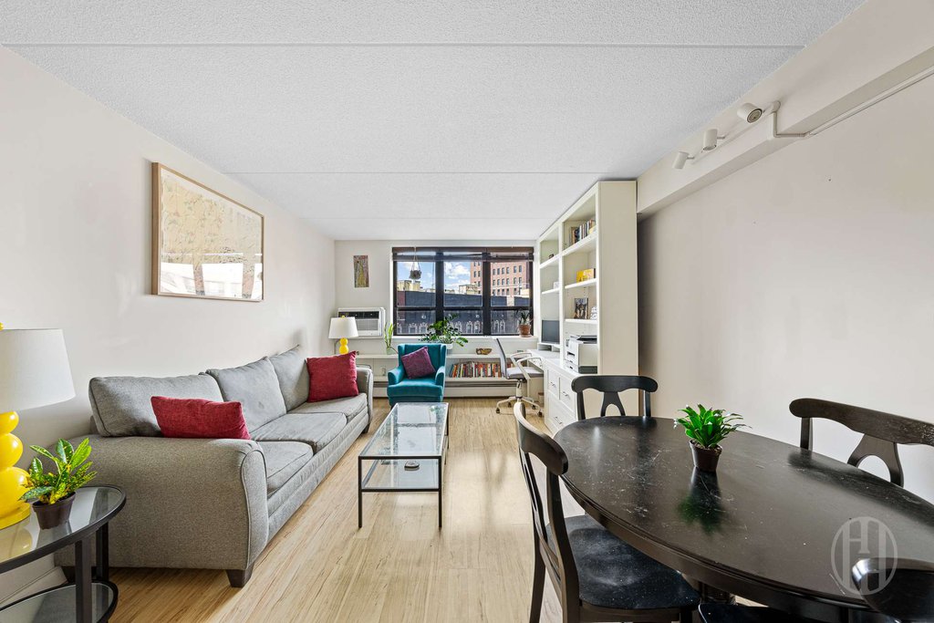 300 West 110th Street, Unit 6H photo 2