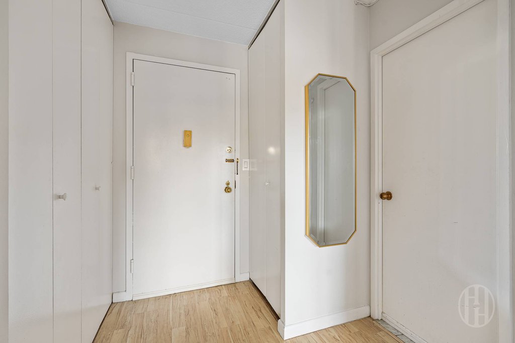 300 West 110th Street, Unit 6H photo 7