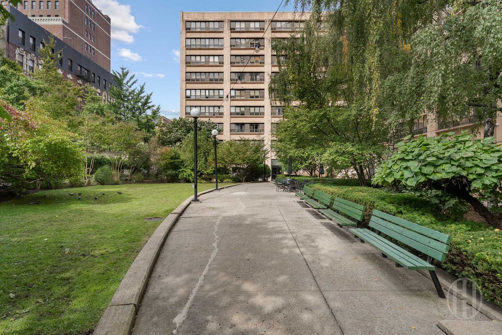 300 West 110th Street, Unit 6H photo 10