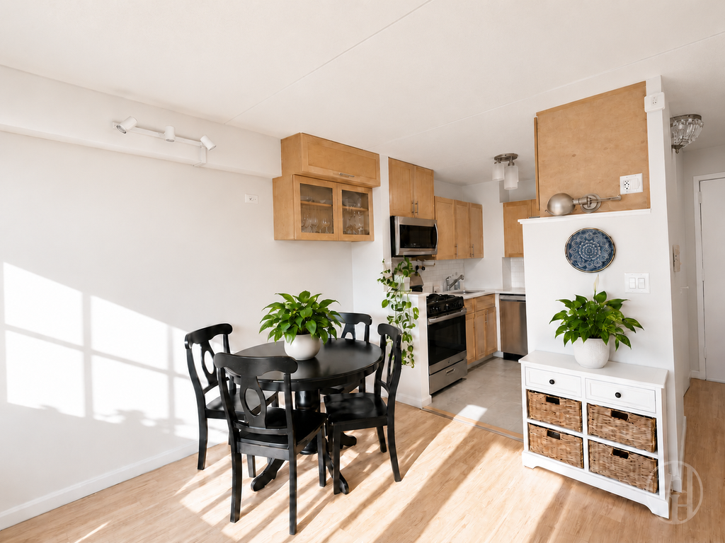 300 West 110th Street, Unit 6H photo 3