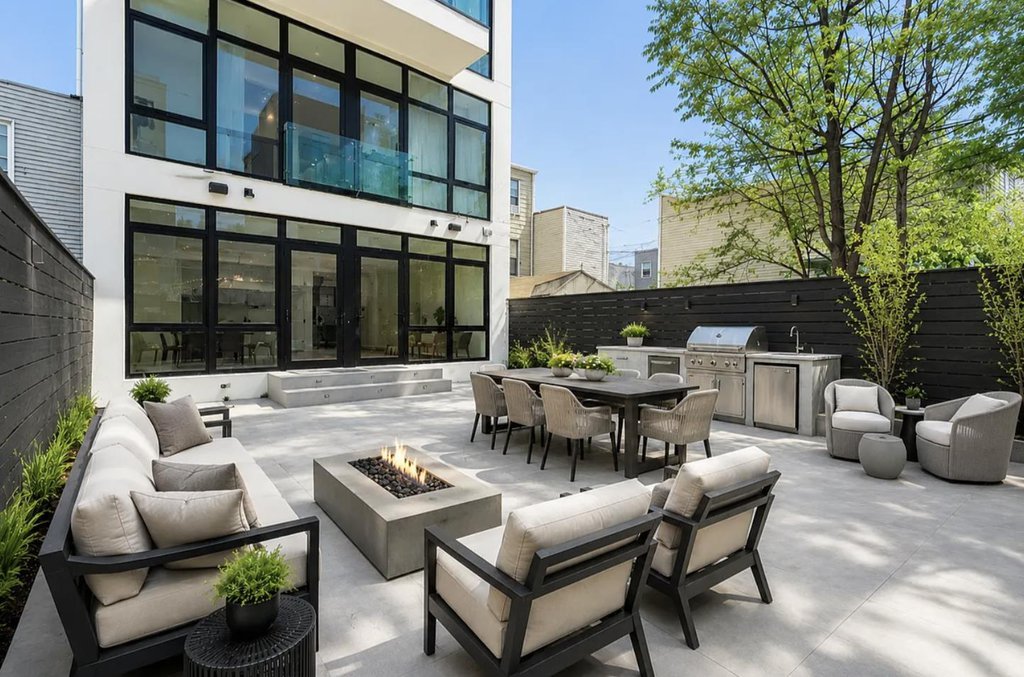 772 Metropolitan Avenue – For Sale