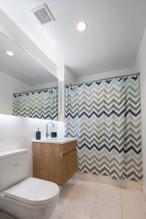11-25 45th Avenue, Unit 4H photo 8