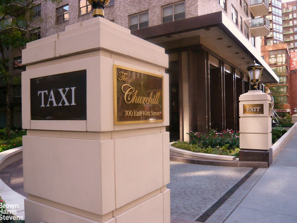 300 East 40th Street, Unit 11A photo 5