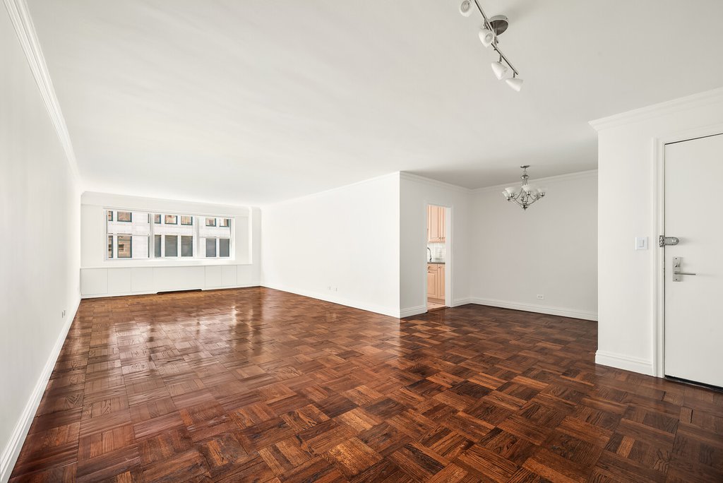 70 East 10th Street, Unit 15V photo 2
