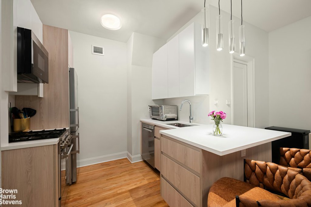 459 Hudson Street, Unit 2B photo 3