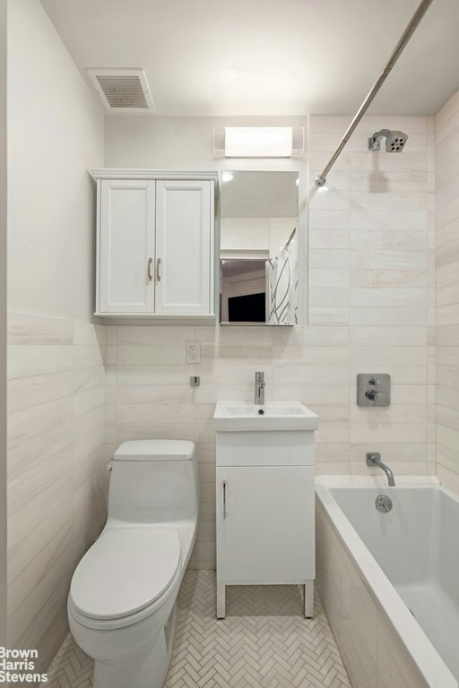 459 Hudson Street, Unit 2B photo 6