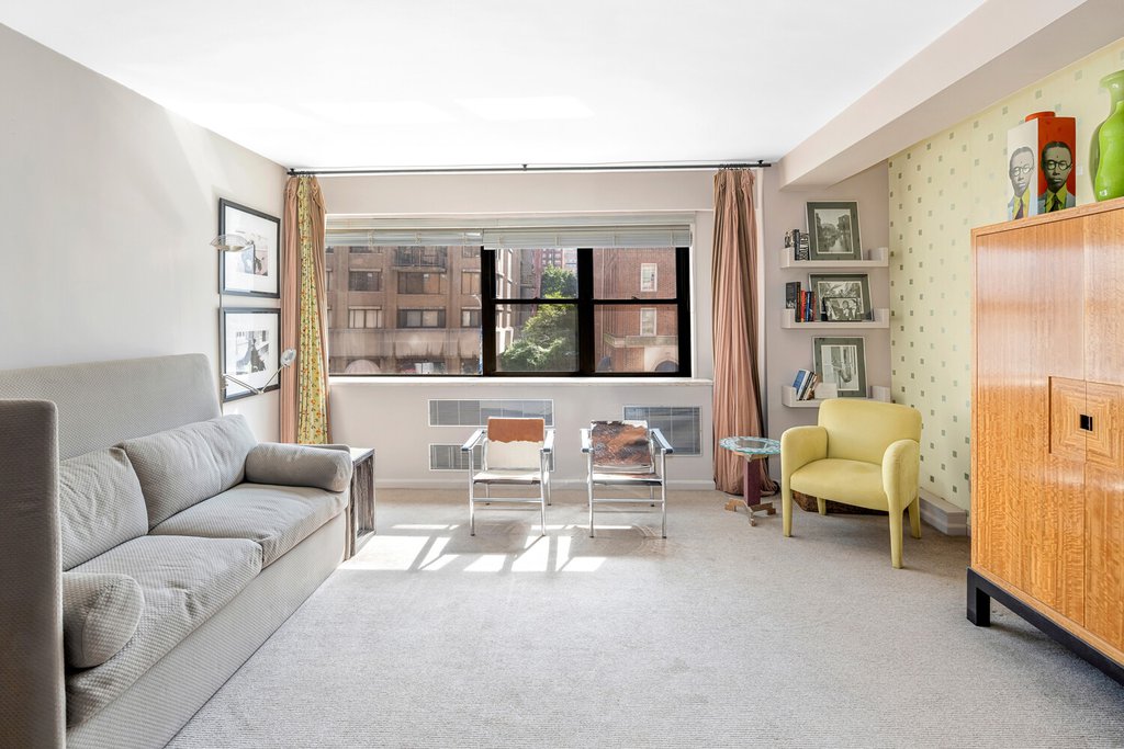 165 East 72nd Street, Unit 3E photo 2
