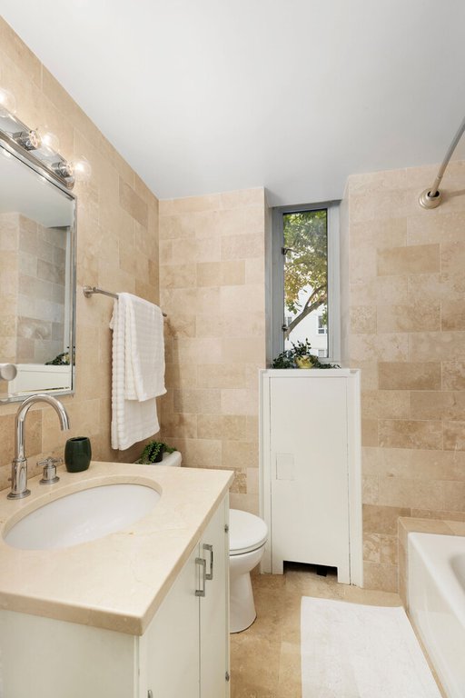 200 East 66th Street, Unit D102 photo 6