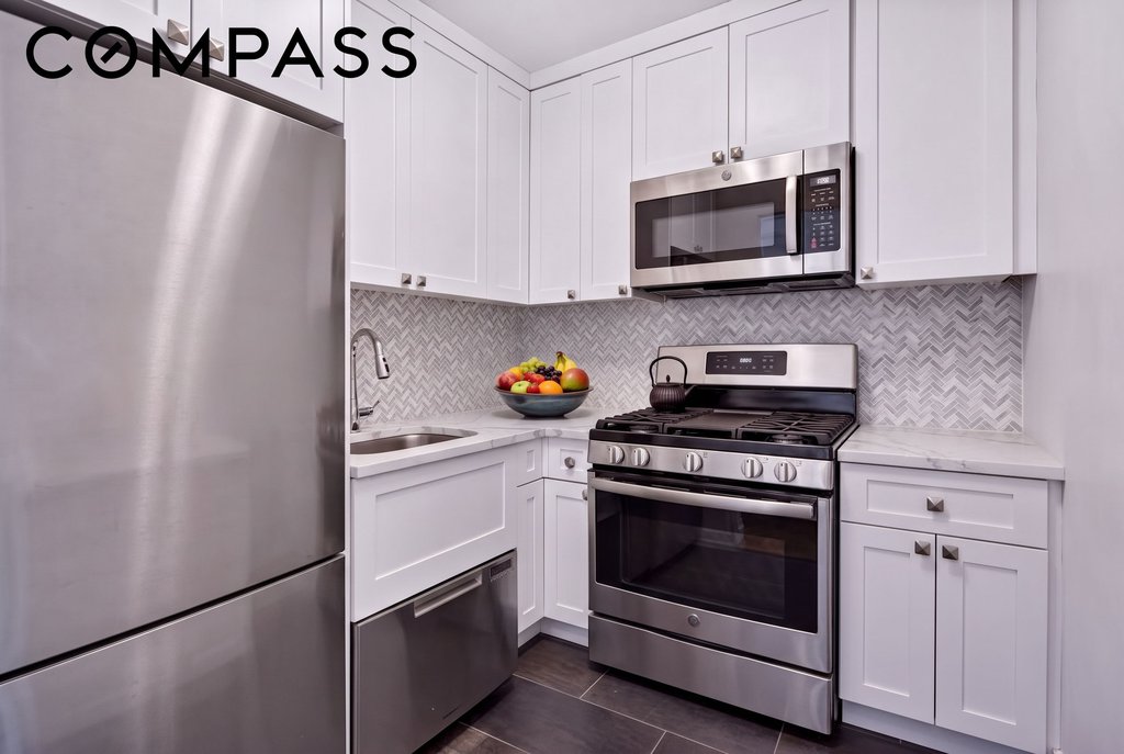370 East 76th Street, Unit A1104 photo 3
