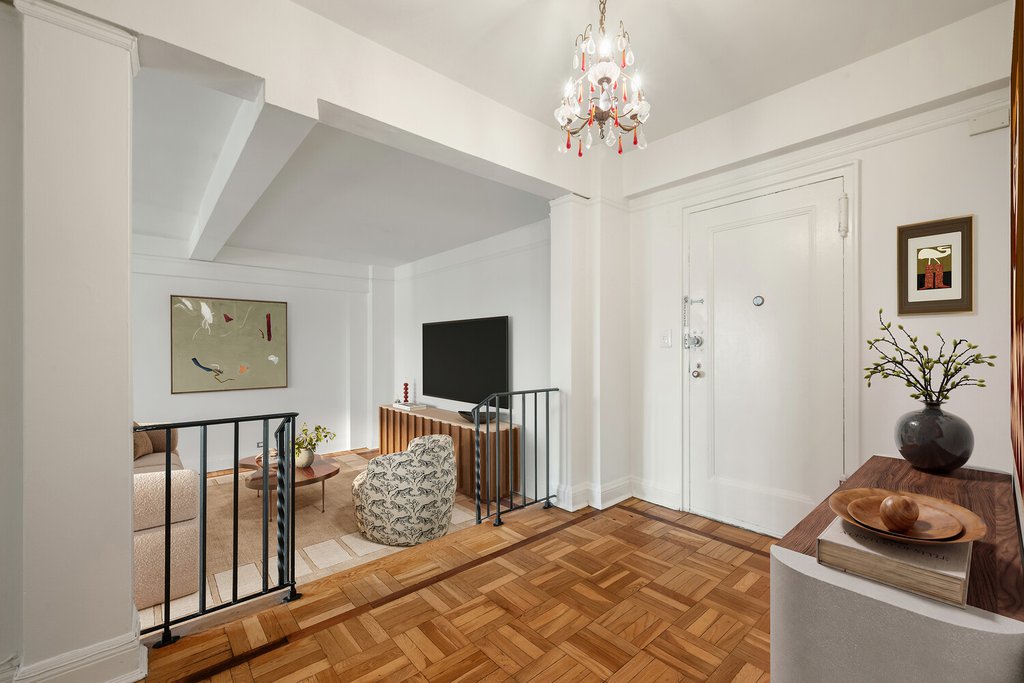 20 East 35th Street, Unit 4L photo 3