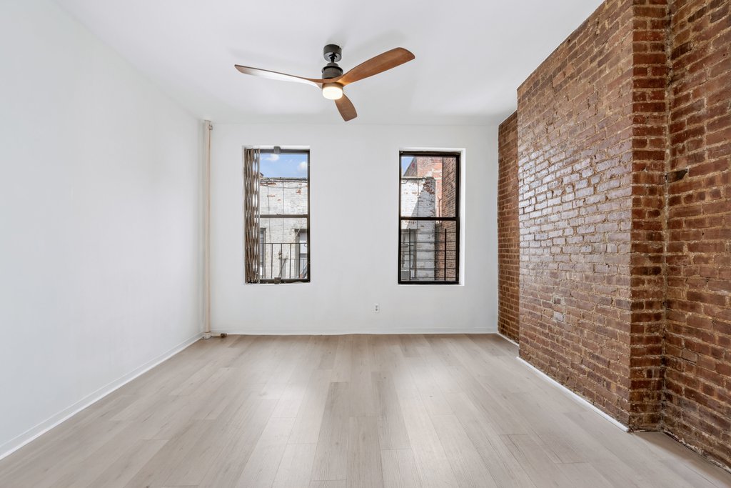 349 West 44th Street, Unit 5RE photo 3