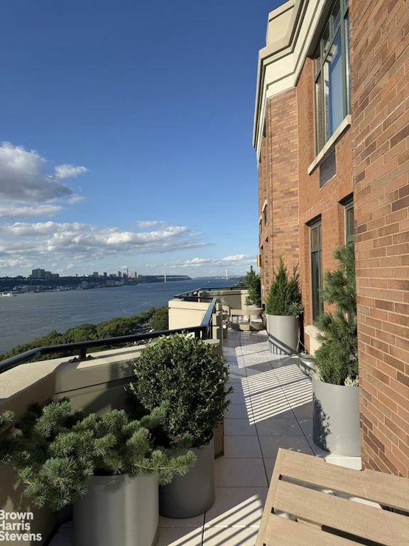 222 Riverside Drive, Unit PH3A/B photo 7