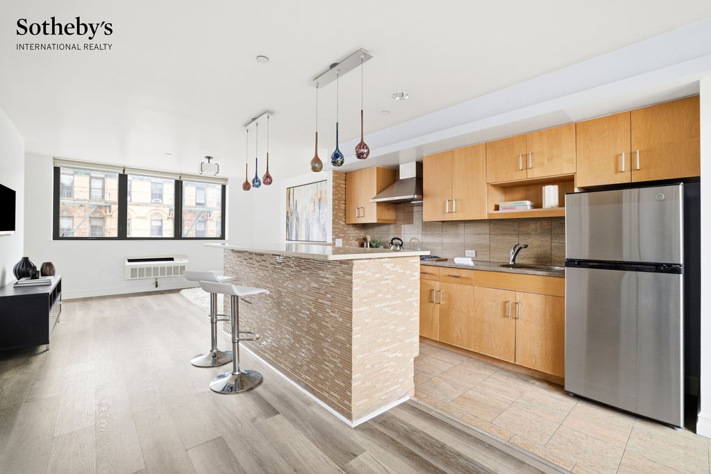 136 East Broadway, Unit 3A photo 4