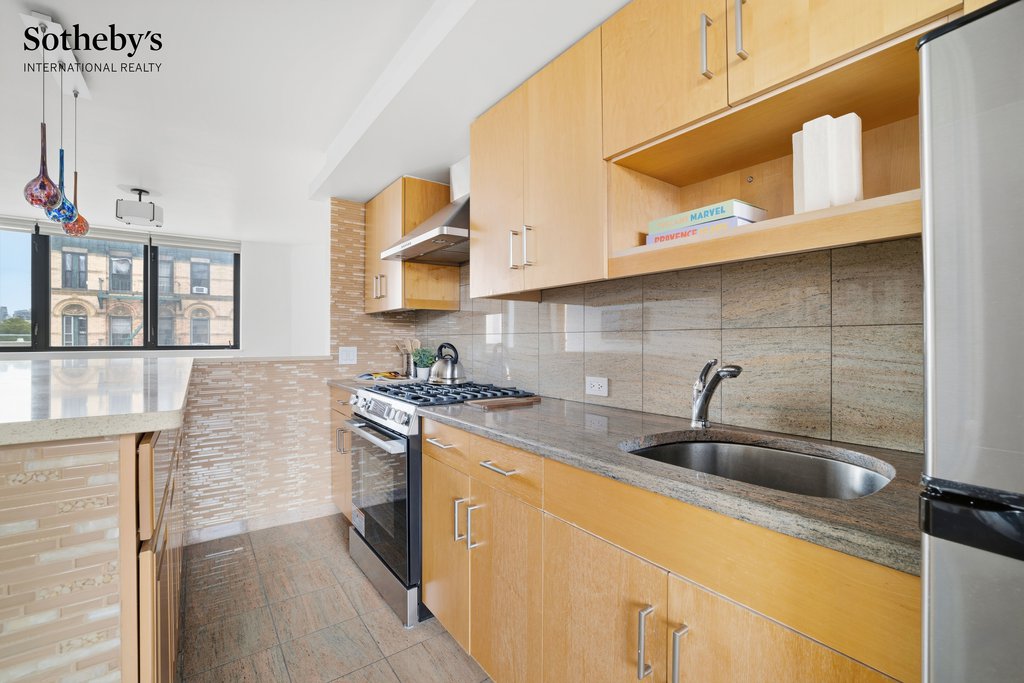 136 East Broadway, Unit 3A photo 5
