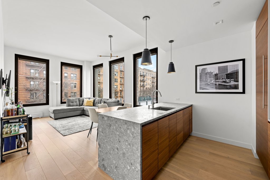 21-21 31st Street, Unit 2L photo 2