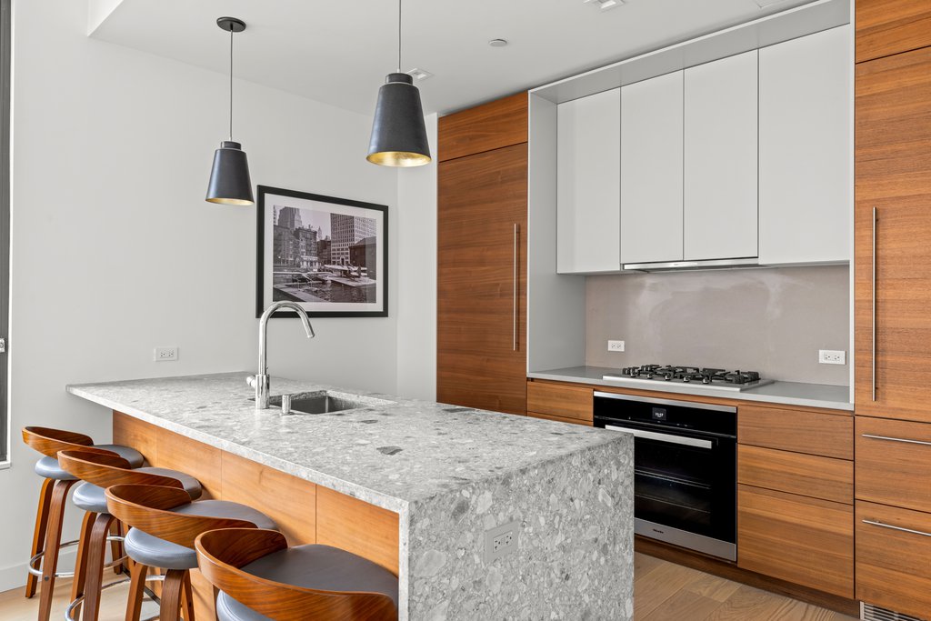 21-21 31st Street, Unit 2L photo 4