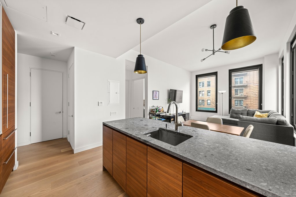 21-21 31st Street, Unit 2L photo 5