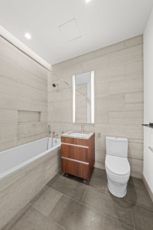 21-21 31st Street, Unit 2L photo 12