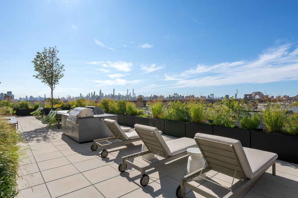 21-21 31st Street, Unit 2L photo 13