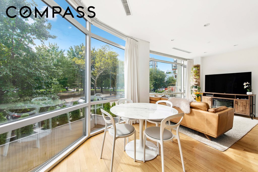 524 Manhattan Avenue, Unit 1B photo 2
