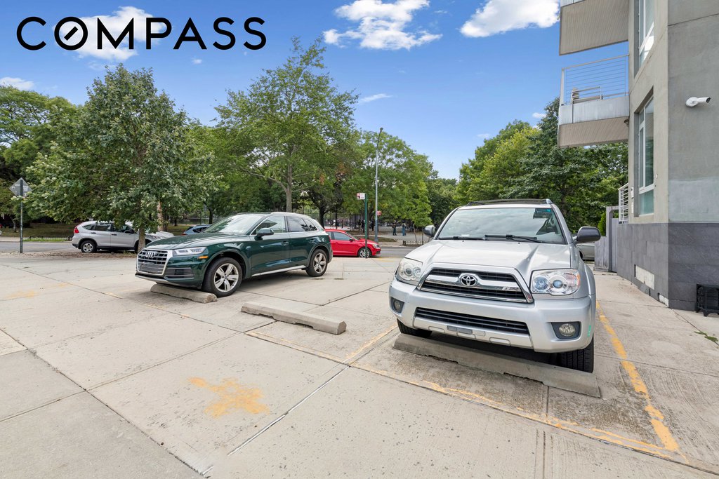 524 Manhattan Avenue, Unit 1B photo 14