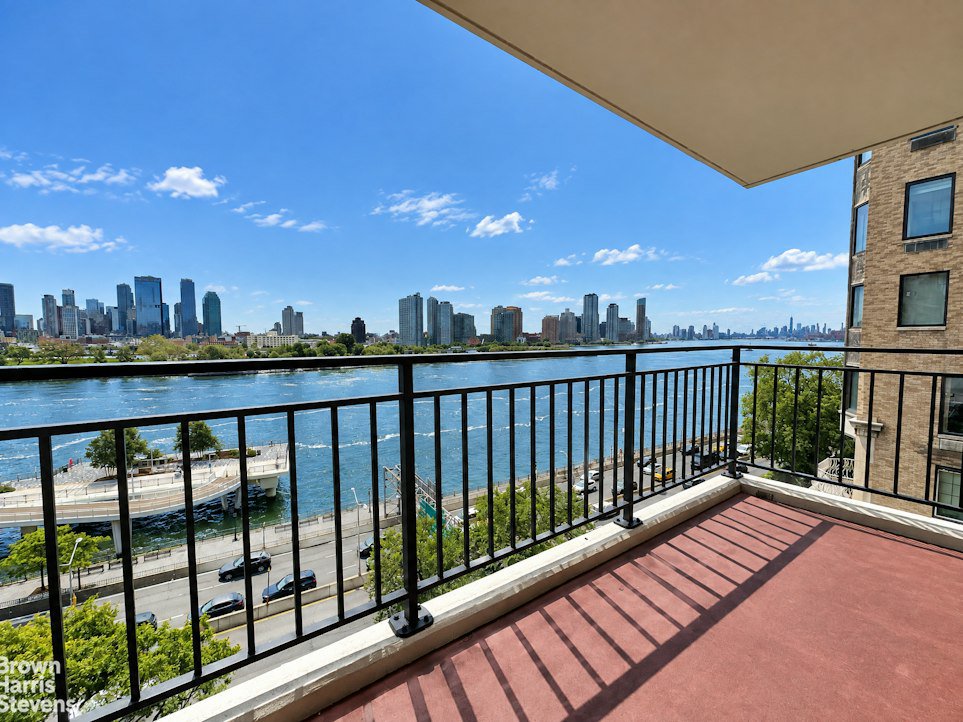 60 Sutton Place South, Unit 9CS photo 11