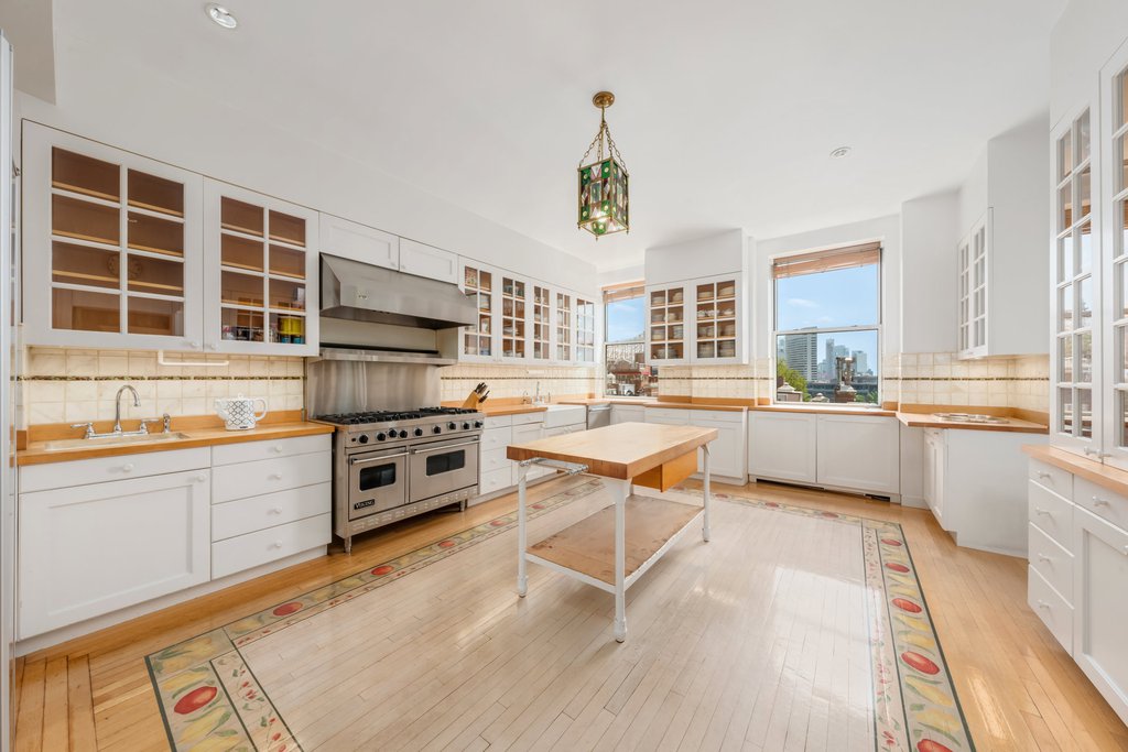 4 Sutton Place, Unit 6/7 photo 13