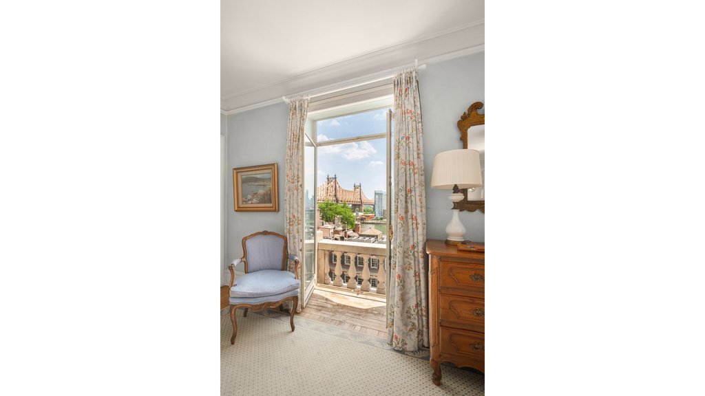 4 Sutton Place, Unit 6/7 photo 18