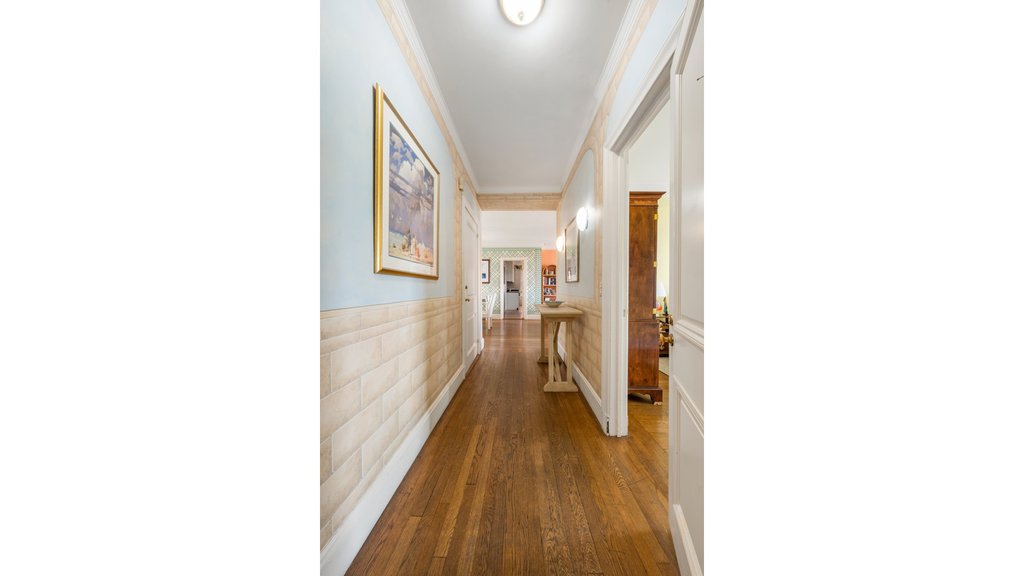 4 Sutton Place, Unit 6/7 photo 27