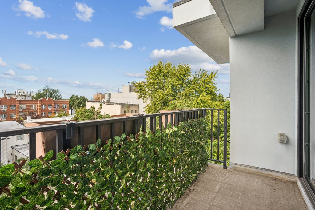 1229 Putnam Avenue, Unit 4B photo 7