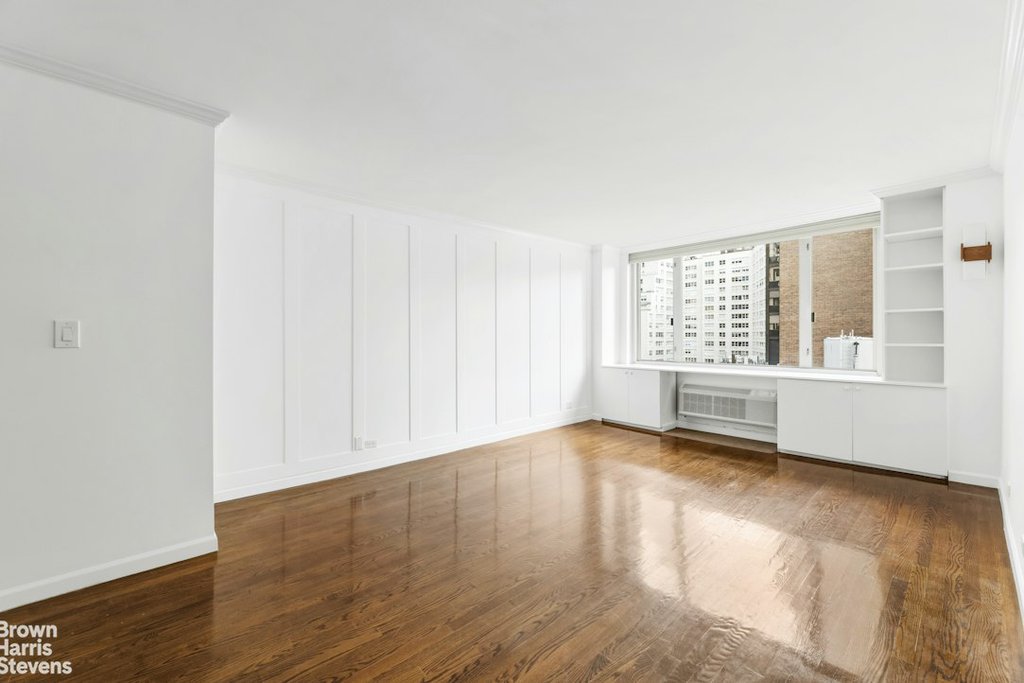 130 West 67th Street, Unit 12C photo 2