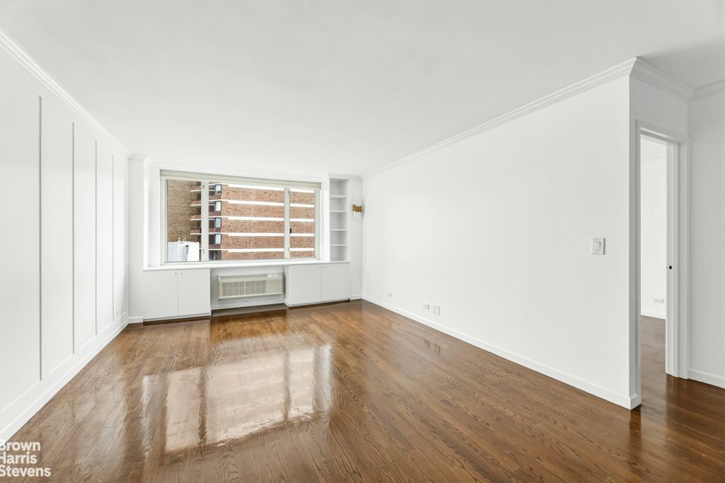130 West 67th Street, Unit 12C photo 3