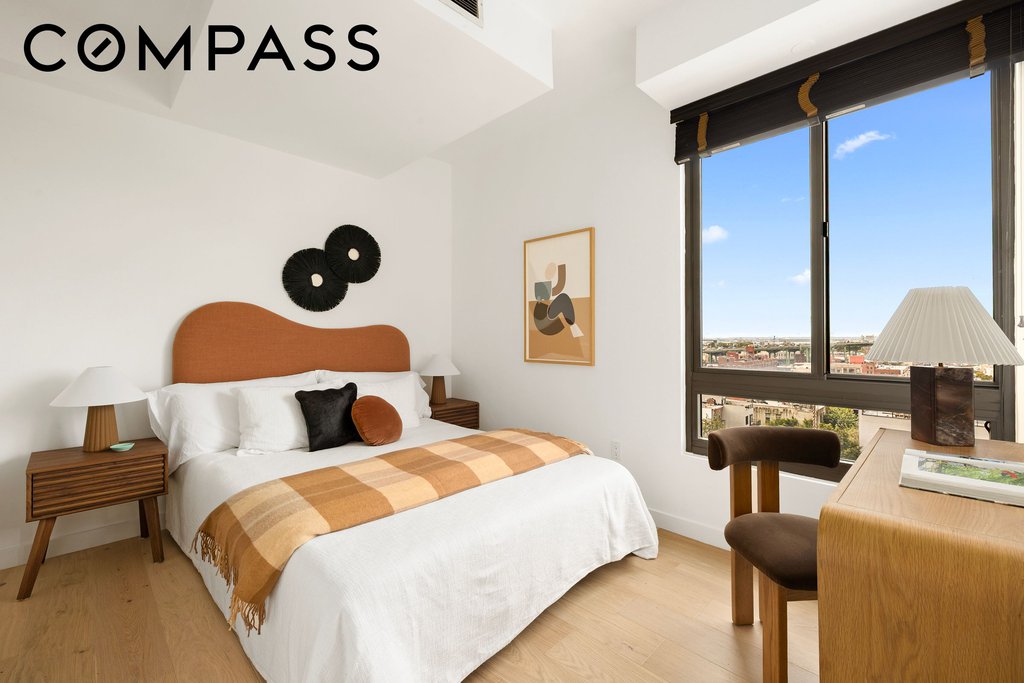 500 Fourth Avenue, Unit 8P photo 5