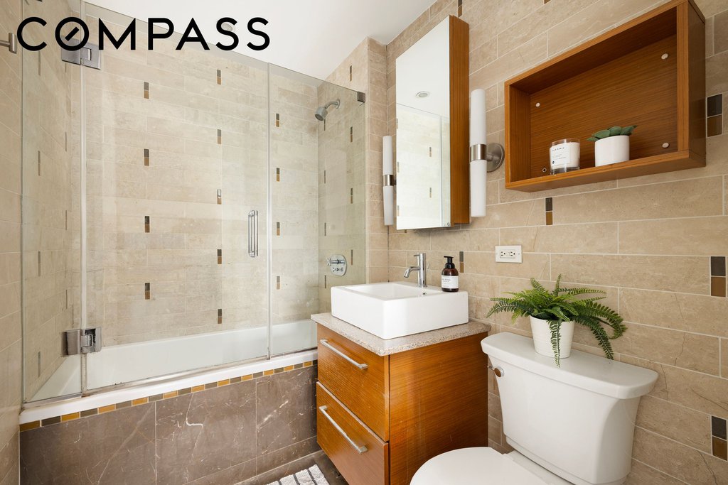 500 Fourth Avenue, Unit 8P photo 6