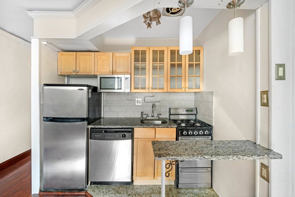 160 East 26th Street, Unit 2A photo 4