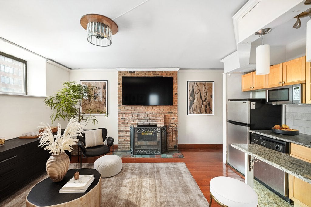 160 East 26th Street, Unit 2A