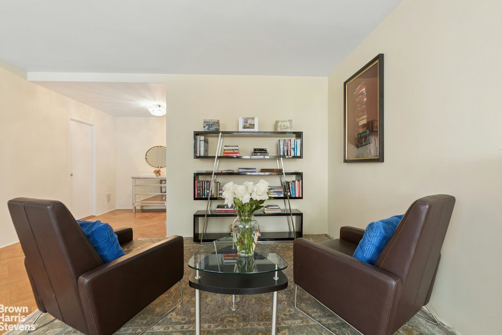 24 West 55th Street, Unit 6C photo 2