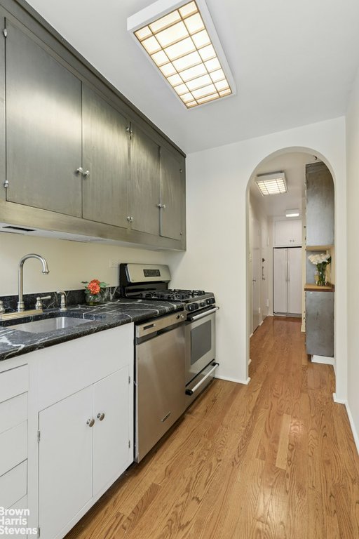 24 West 55th Street, Unit 6C photo 6