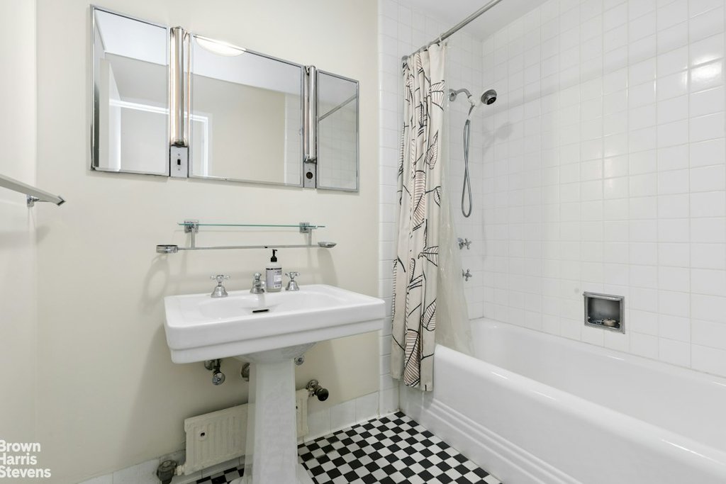 24 West 55th Street, Unit 6C photo 9