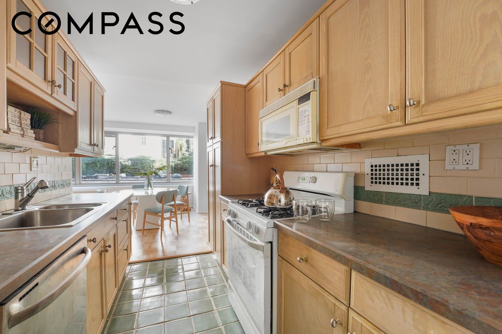 315 West 70th Street, Unit 2D photo 5