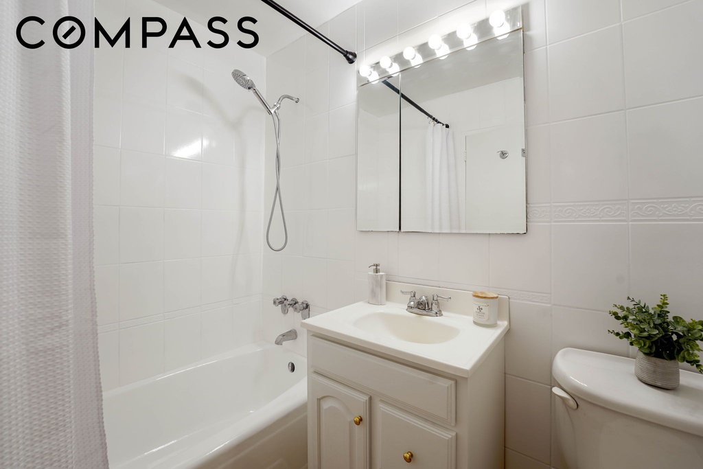 315 West 70th Street, Unit 2D photo 8