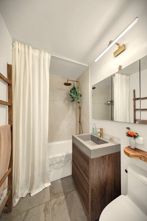 90 Gold Street, Unit 21F photo 4