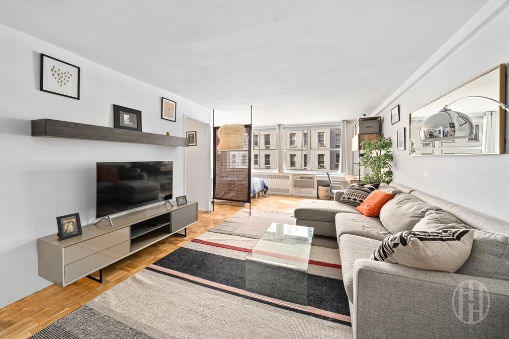310 East 70th Street, Unit 5G