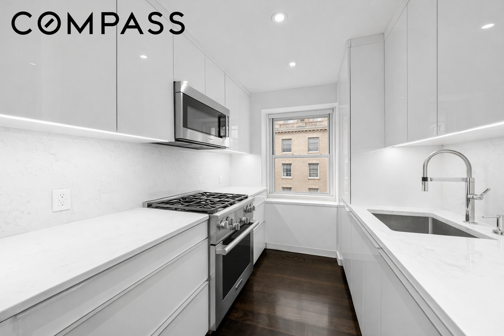 785 Fifth Avenue, Unit 12C photo 8