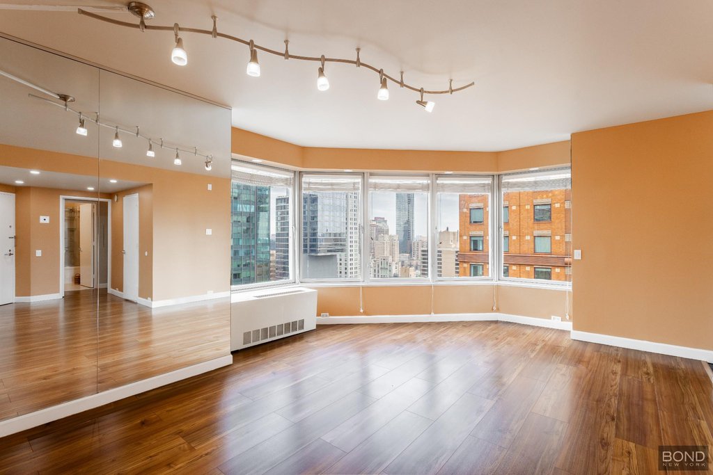 150 West 56th Street, Unit 3107 photo 2