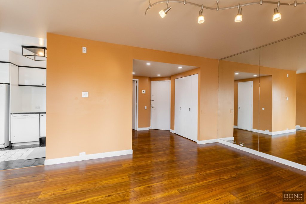 150 West 56th Street, Unit 3107 photo 3