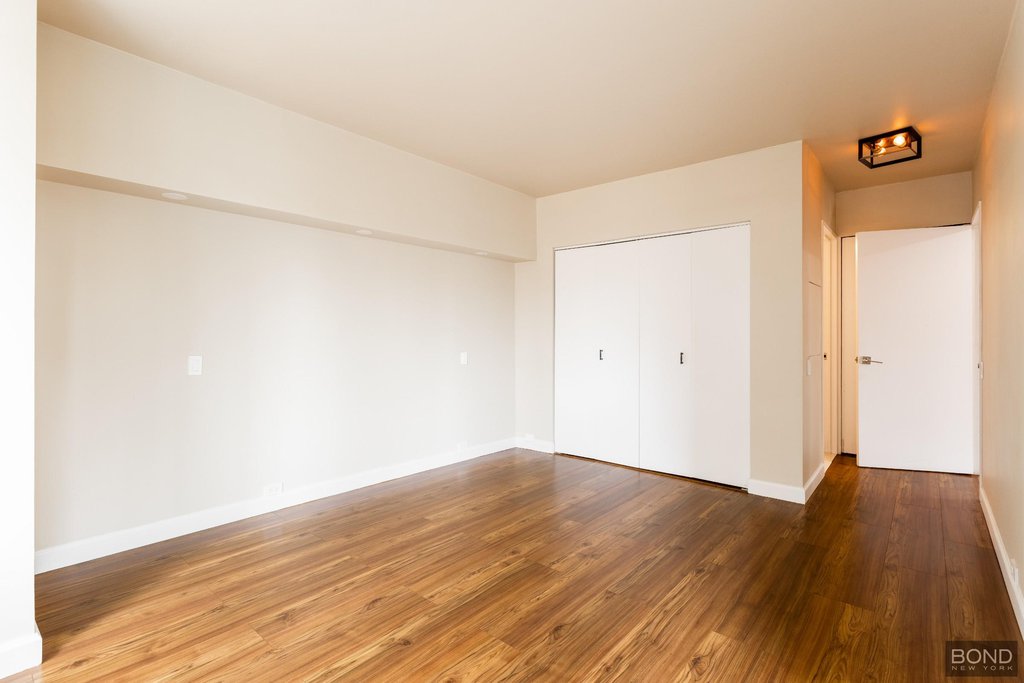 150 West 56th Street, Unit 3107 photo 8