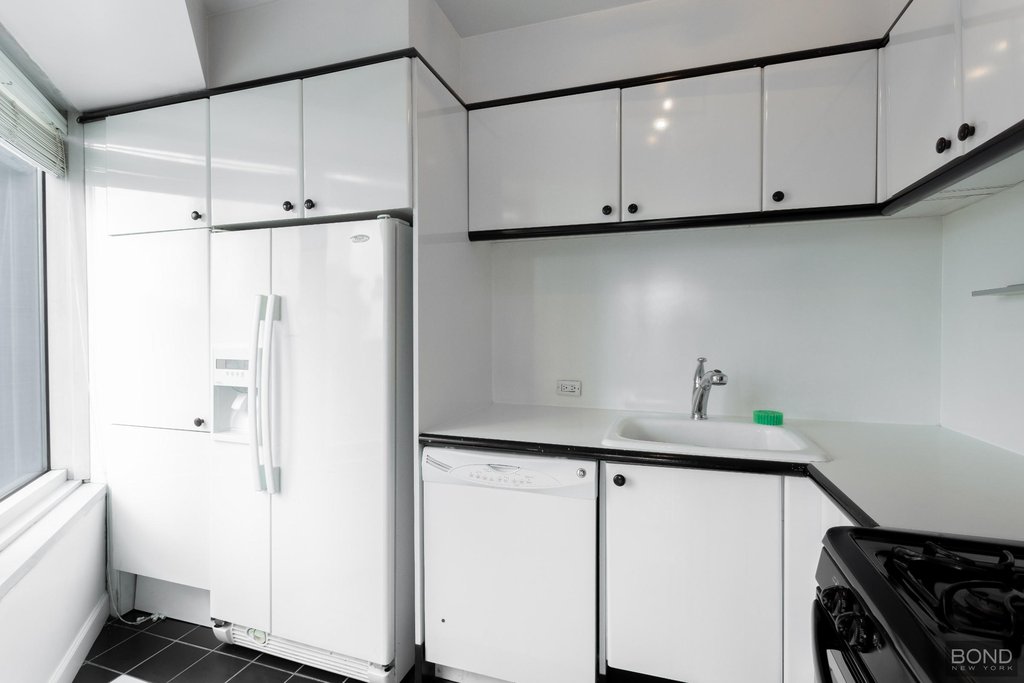 150 West 56th Street, Unit 3107 photo 10